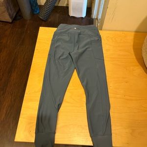 YOGALICIOUS Yoga Pants with Stash Pocket. Size Small.